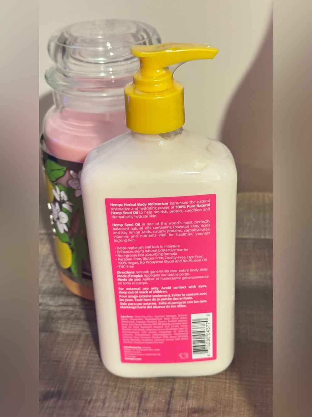 HEMPZ SUGARED BANANA & VANILLA BLOSSOM HERBAL BODY MOISTURIZER LOTION 17 Fl Oz - Picture 2 of 4